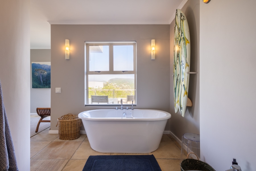 4 Bedroom Property for Sale in Whale Rock Beach Western Cape